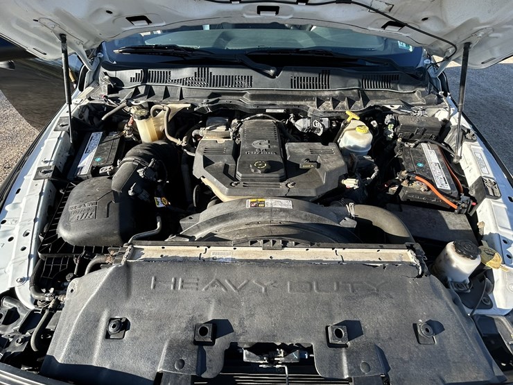 2014-dodge-ram-3500-image-27