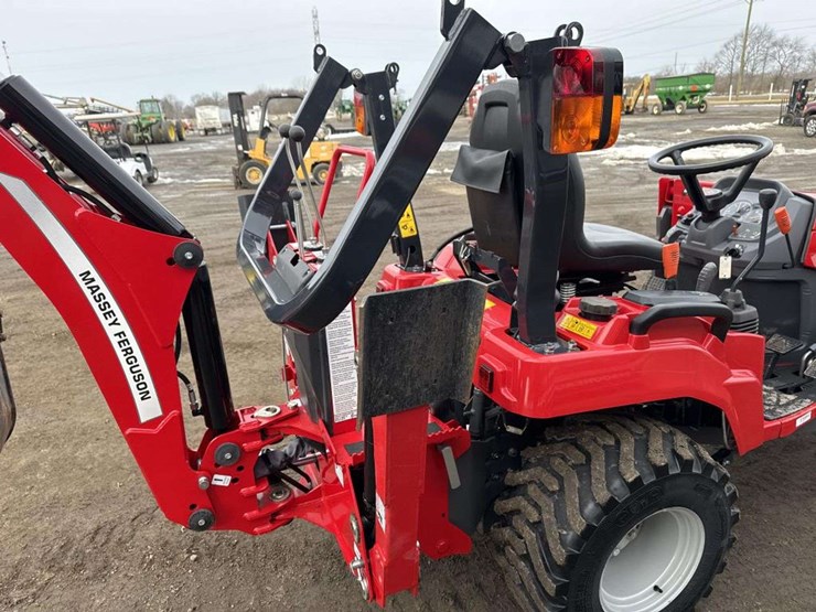 2022-massey-ferguson-tractor-w/-loader-&-backhoe-image-18