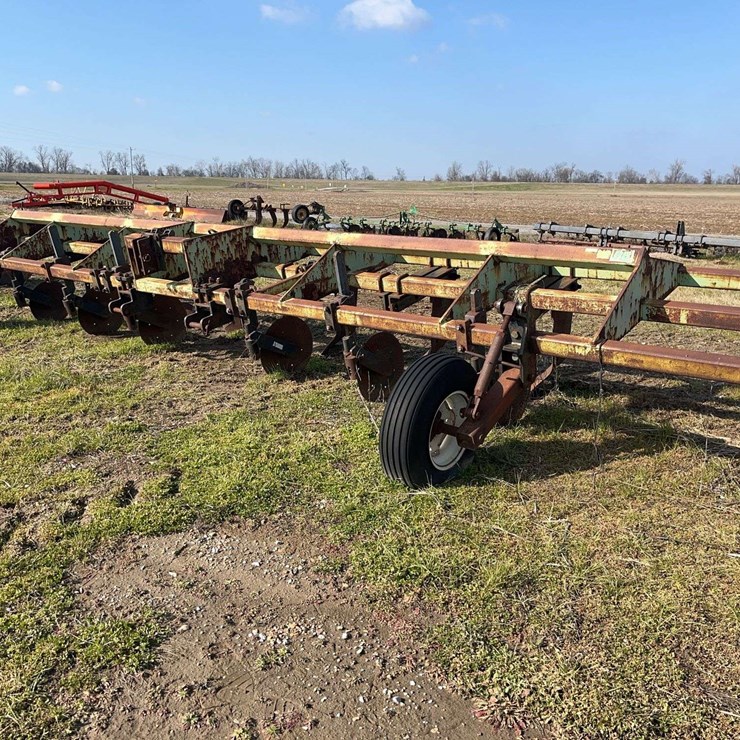 Bingham Brothers 6 Bottom Paratill with Coulters