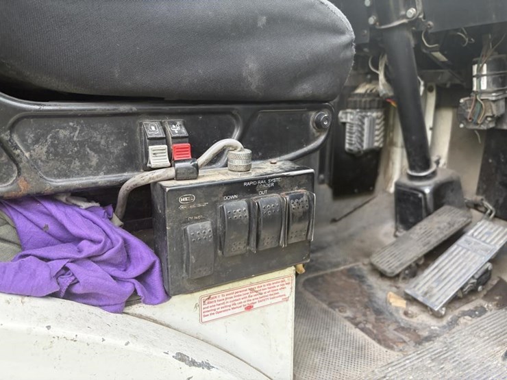 2008-autocar-wxr64-image-22