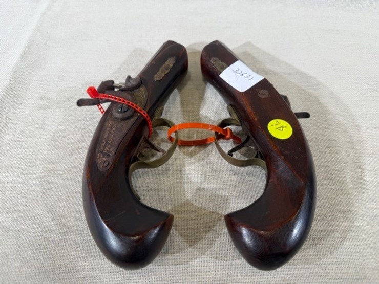 #200-•-pair-of-derringer-pistols-image-3