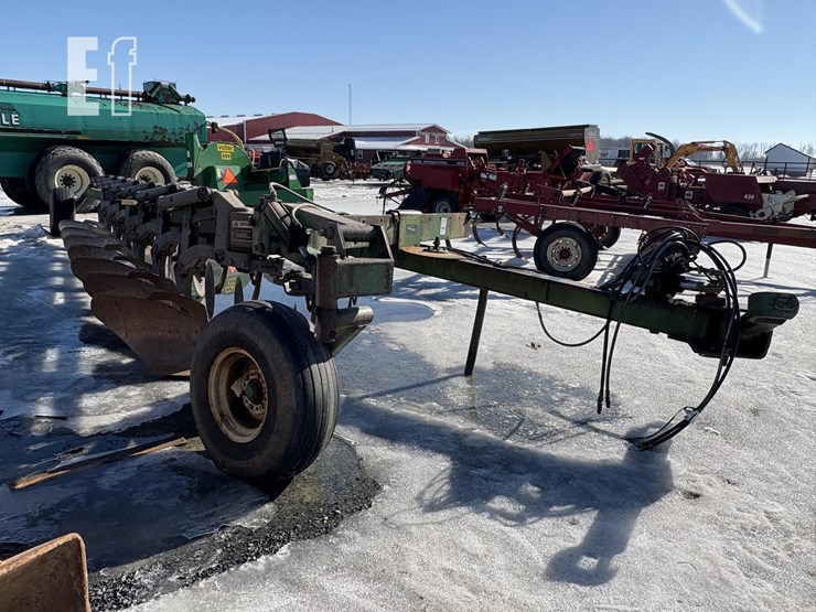 john-deere-8200-image-1