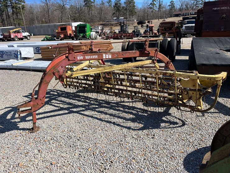 new-holland-258-image-1