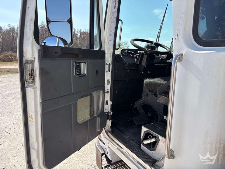 2016-autocar-xpeditor-image-36