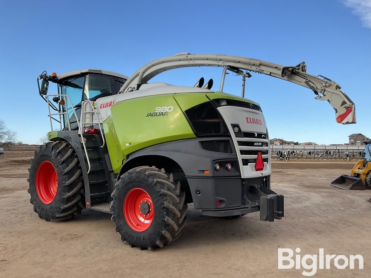 2019-claas-jaguar-980-image-7