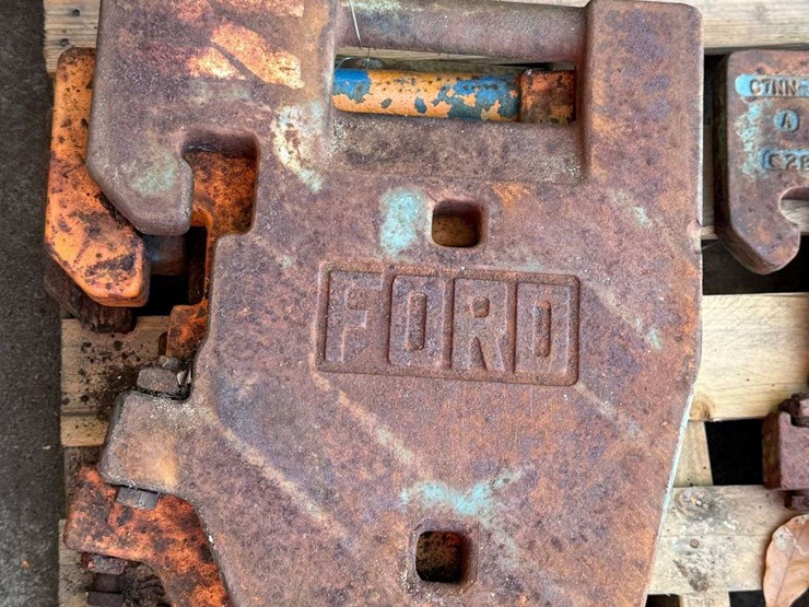 (4)-ford-suitcase-weights-image-1