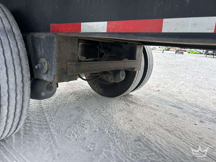 2002-48ft.-t/a-flatbed-trailer-image-12