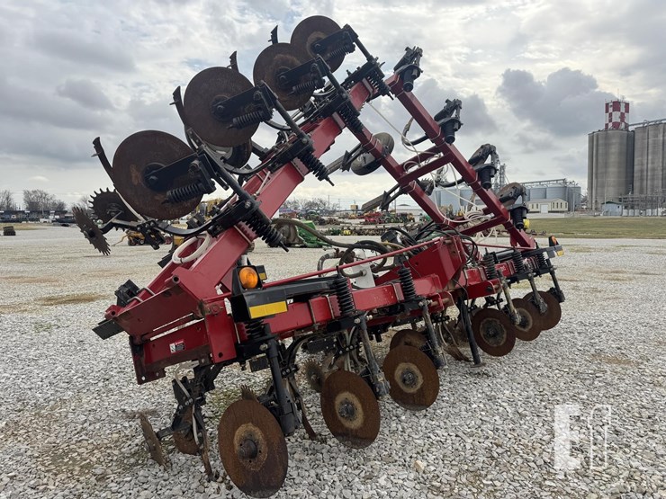 case-ih-5300-image-3