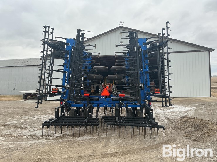 new-holland-st250-image-6