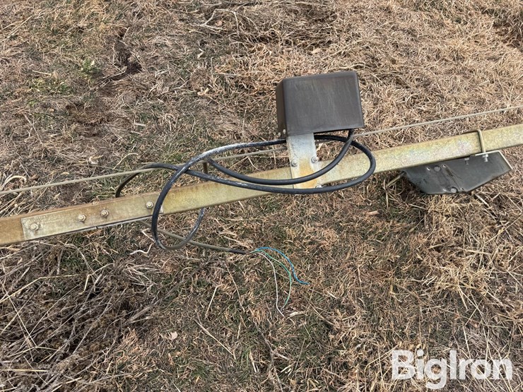 pivot-stop-arm-image-12