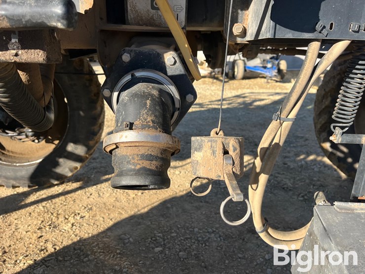 2014-case-ih-patriot-4430-image-17