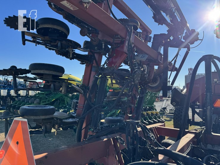 case-ih-2400-image-19