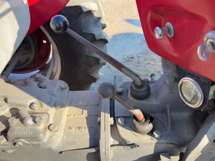 massey-ferguson-35-image-25