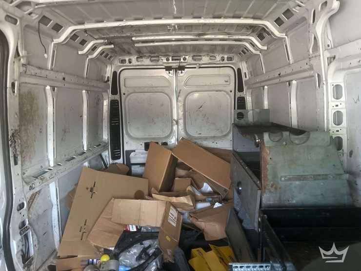 2016-ram-promaster-2500-image-23