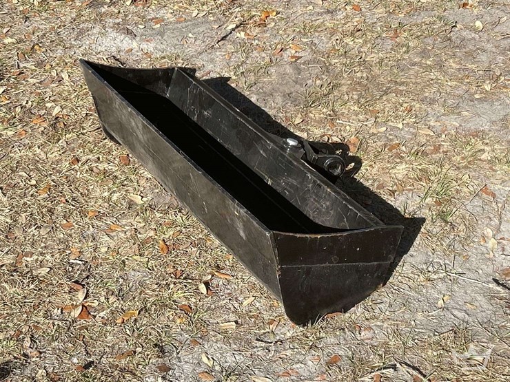 2025-40in-tilt-bucket-excavator-attachment-image-1