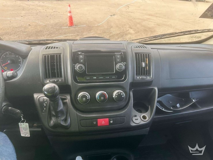 2016-ram-promaster-2500-image-21