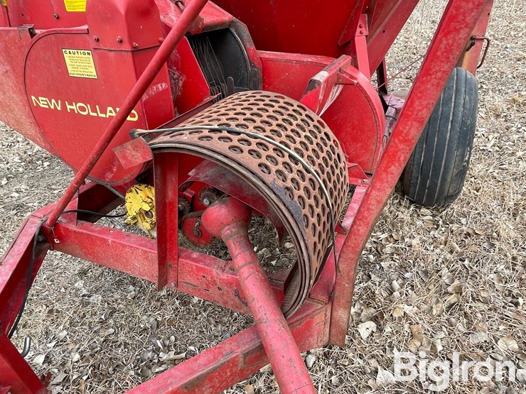 new-holland-352-image-11