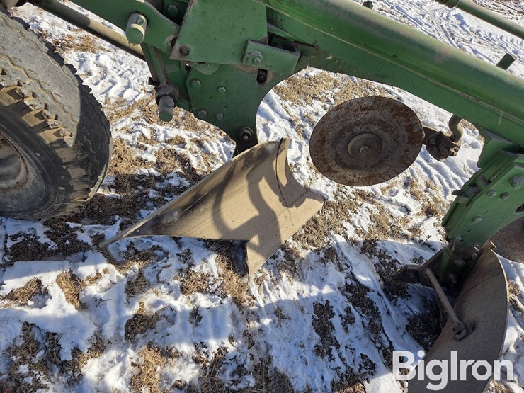 john-deere-4-bottom-plow-image-16