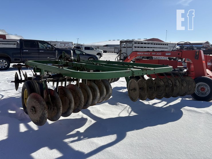 john-deere-210-image-5