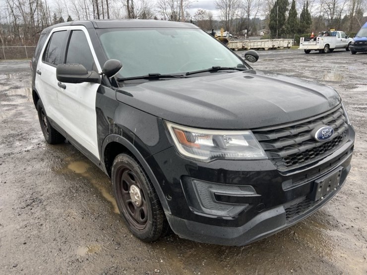 2018-ford-explorer-image-2