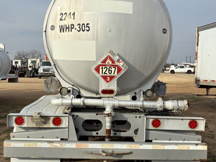 2010-heil-trailer-image-5