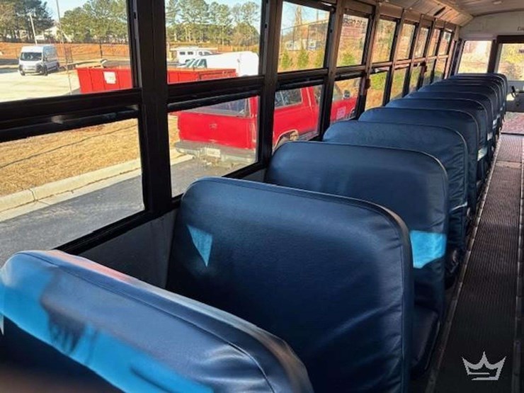 2007-freightliner-b2-image-13