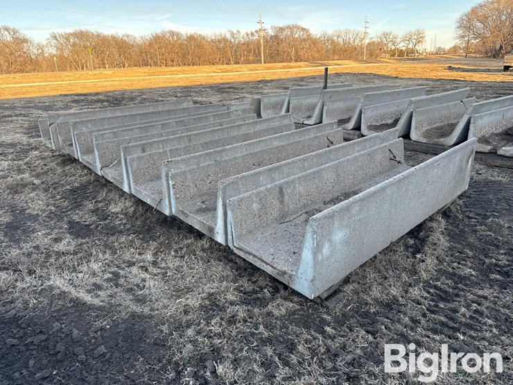 8'-concrete-feed-bunks-image-7