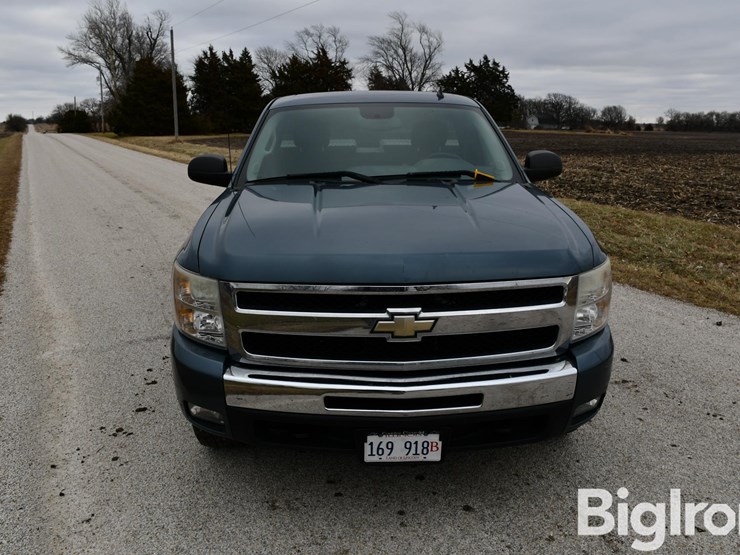 2010-chevrolet-silverado-1500-lt-image-2