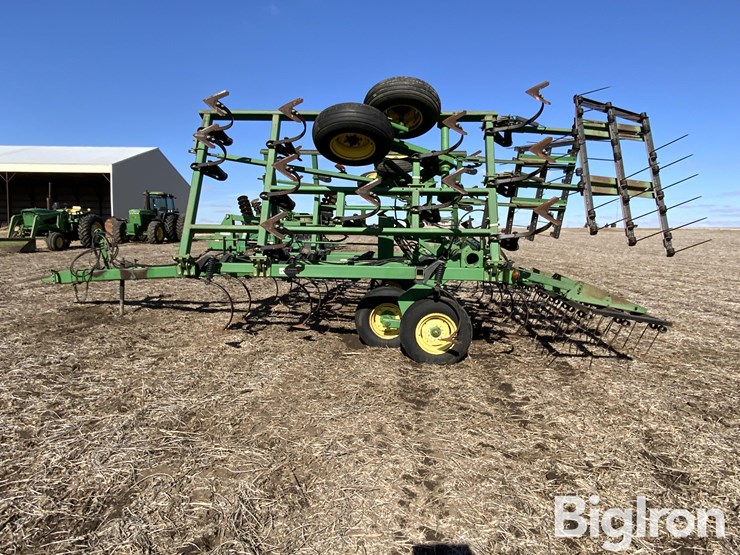 john-deere-24-image-9