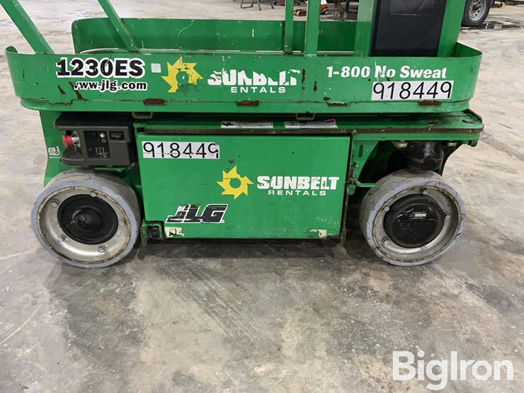 2016-jlg-1230es-image-17