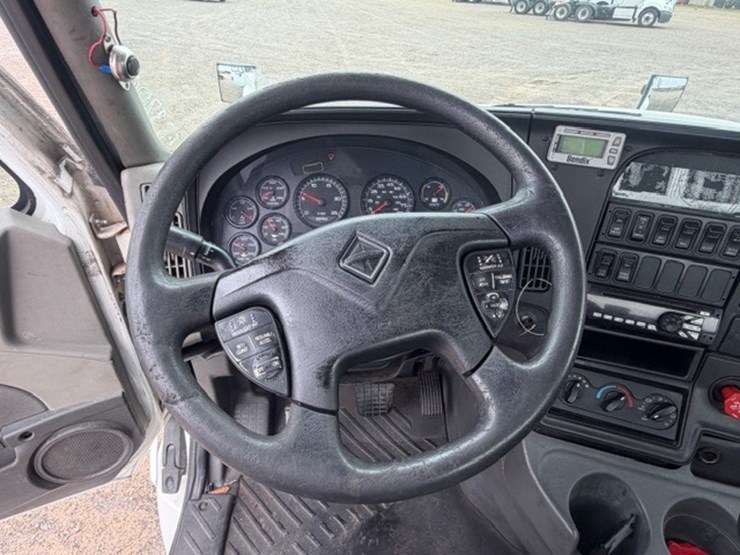 2016-international-prostar-image-53