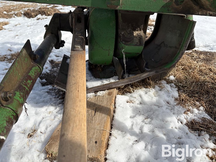 john-deere-8-image-11