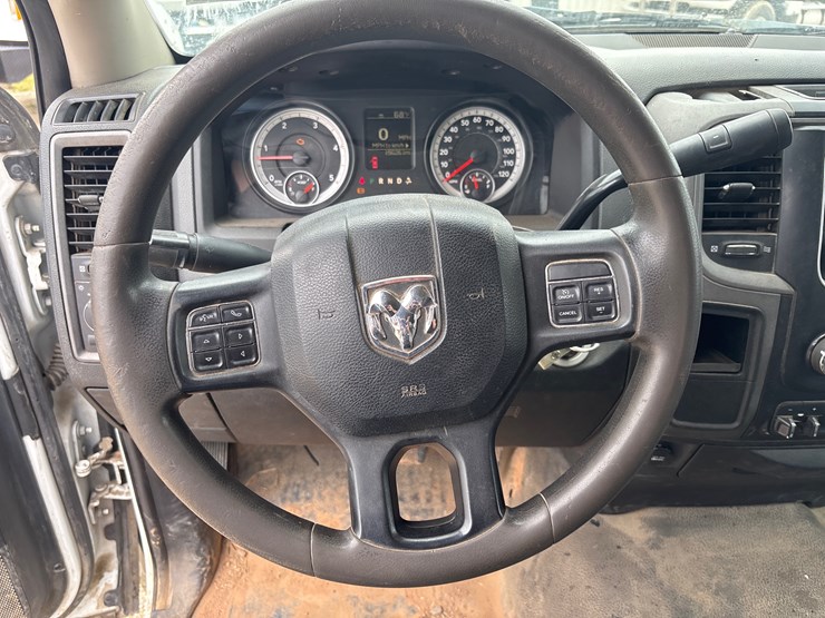 2013-dodge-ram-3500-image-10