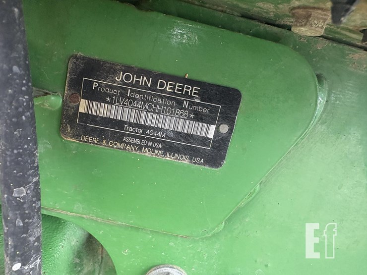 2017-john-deere-4044m-image-19