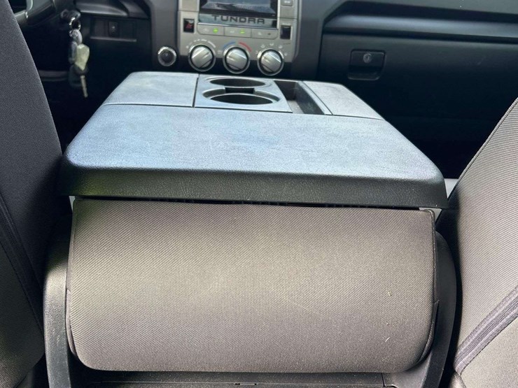 2017-toyota-tundra-image-26