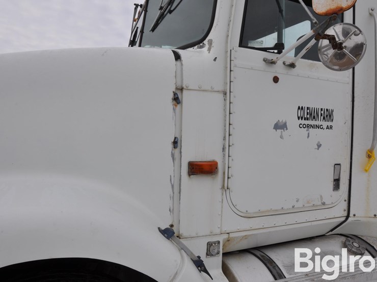 1991-international-t/a-truck-tractor-image-10