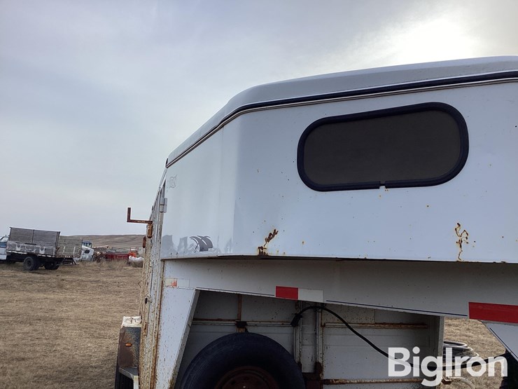 2000-titan-trailer-image-16