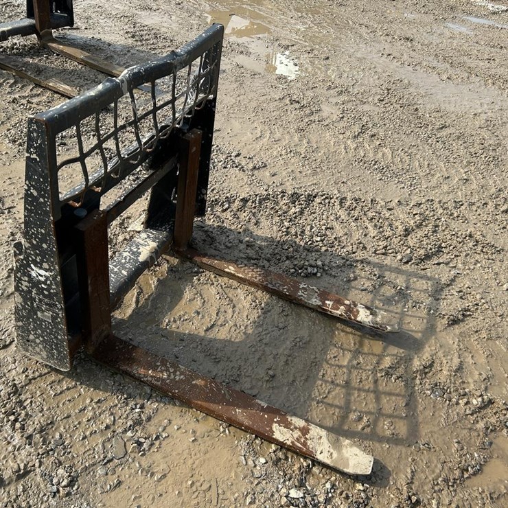 38” Skid Steer Pallet Forks
