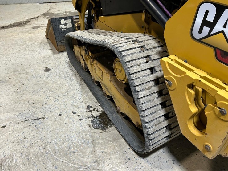 2021-caterpillar-259d3-image-16