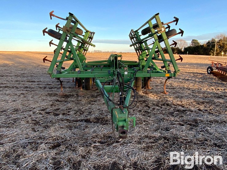 john-deere-24-image-2