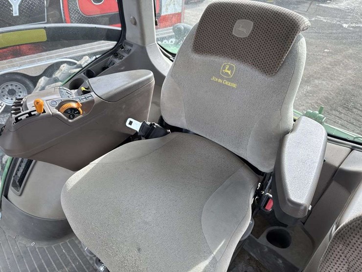 john-deere-8245r-image-19