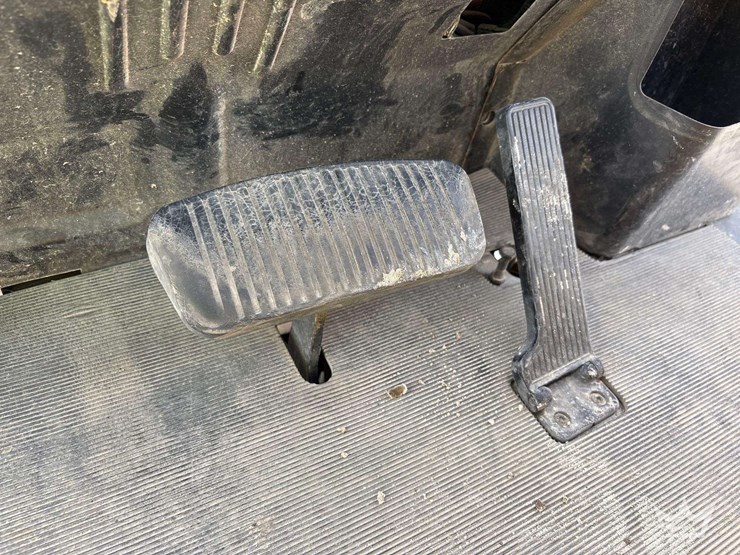 yale-glc030a-2,500lb-propane-foklift-image-24