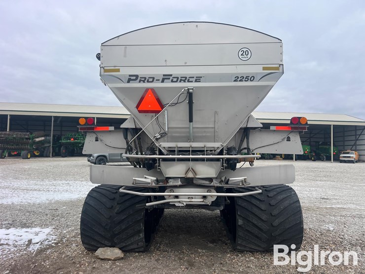 unverferth-2250-pro-force-dry-fertilizer-spreader-image-6