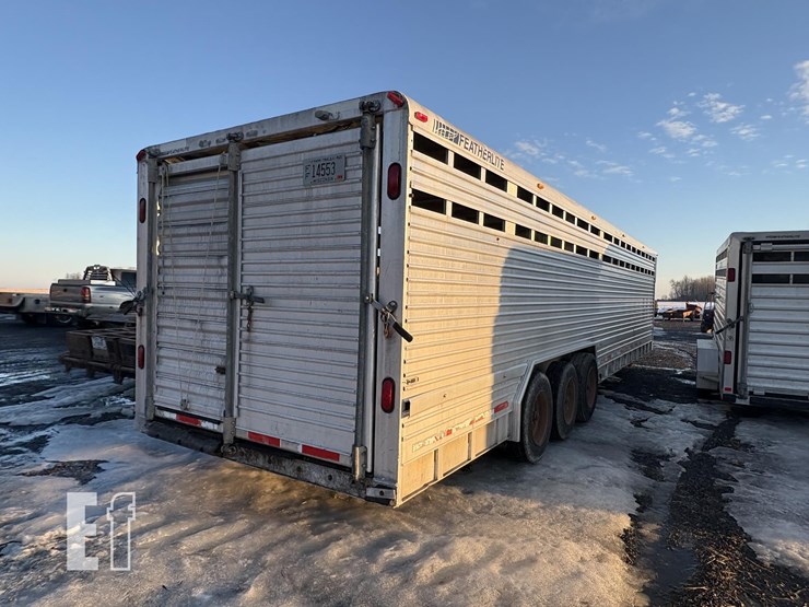 2001-featherlite-32-ft-image-6