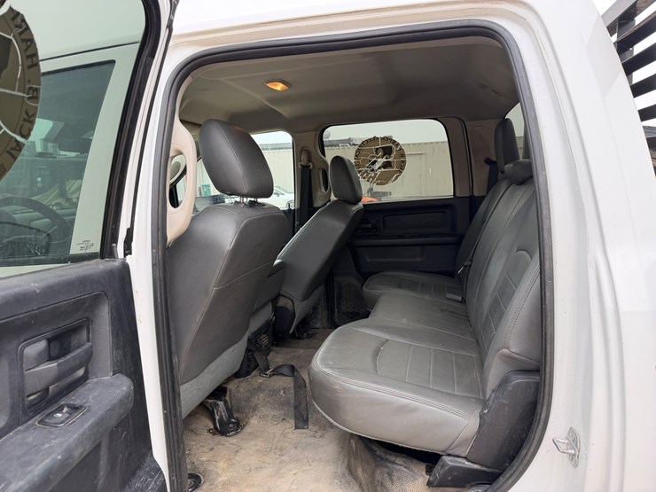 2015-dodge-ram-3500-image-8