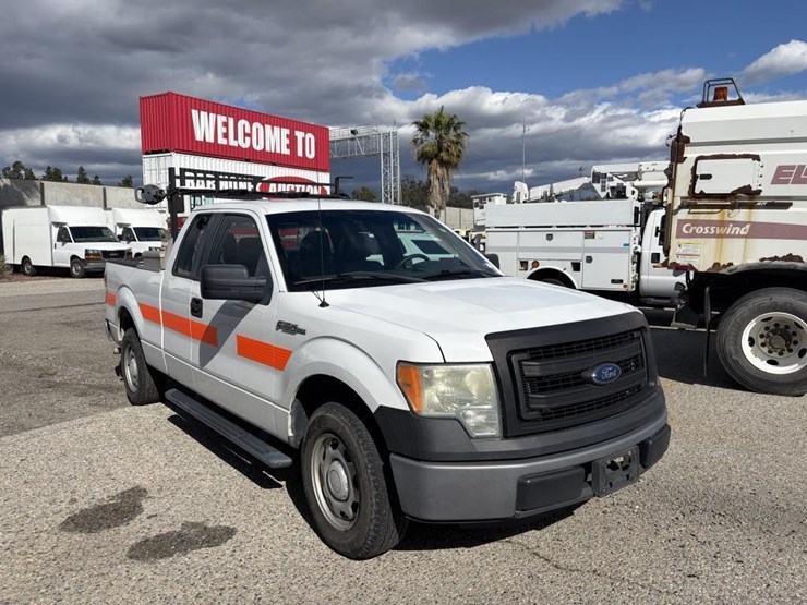 2013-ford-f150-xl-image-2