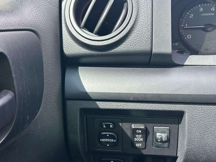 2017-toyota-tundra-image-17