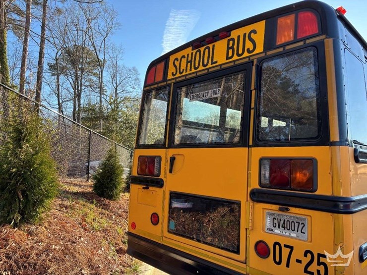 2007-freightliner-b2-image-3