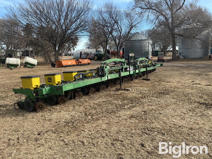 john-deere-2630-image-3