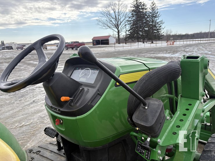 2017-john-deere-4044m-image-9